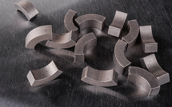 五種加工不同石材的金剛石刀頭特點(diǎn)介紹 五種加工不同石材的金剛石刀頭特點(diǎn)介紹