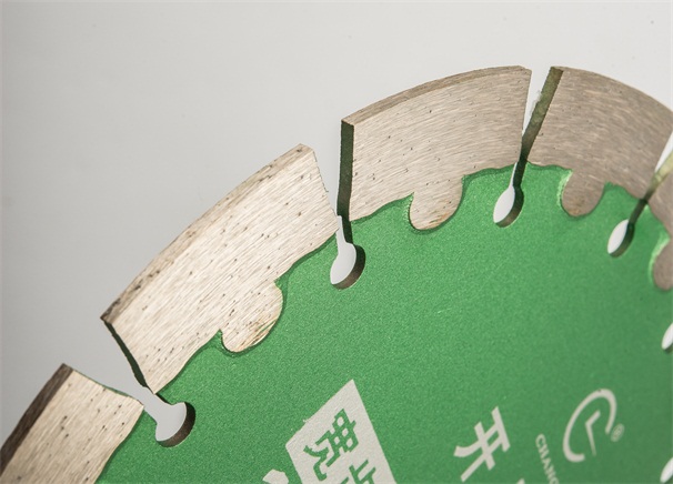 如何提高開槽切割片刀頭金剛石的把持力呢？